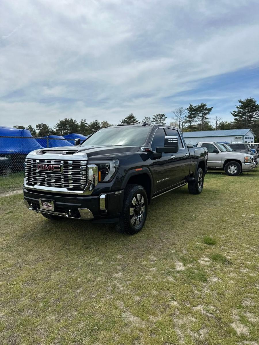 GMC Denali HD pickup detailed by Rubber Ducky's Detailing